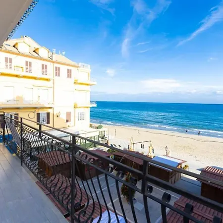 Xx Settembre 74 - Terrazza Sul Mare * Алассио